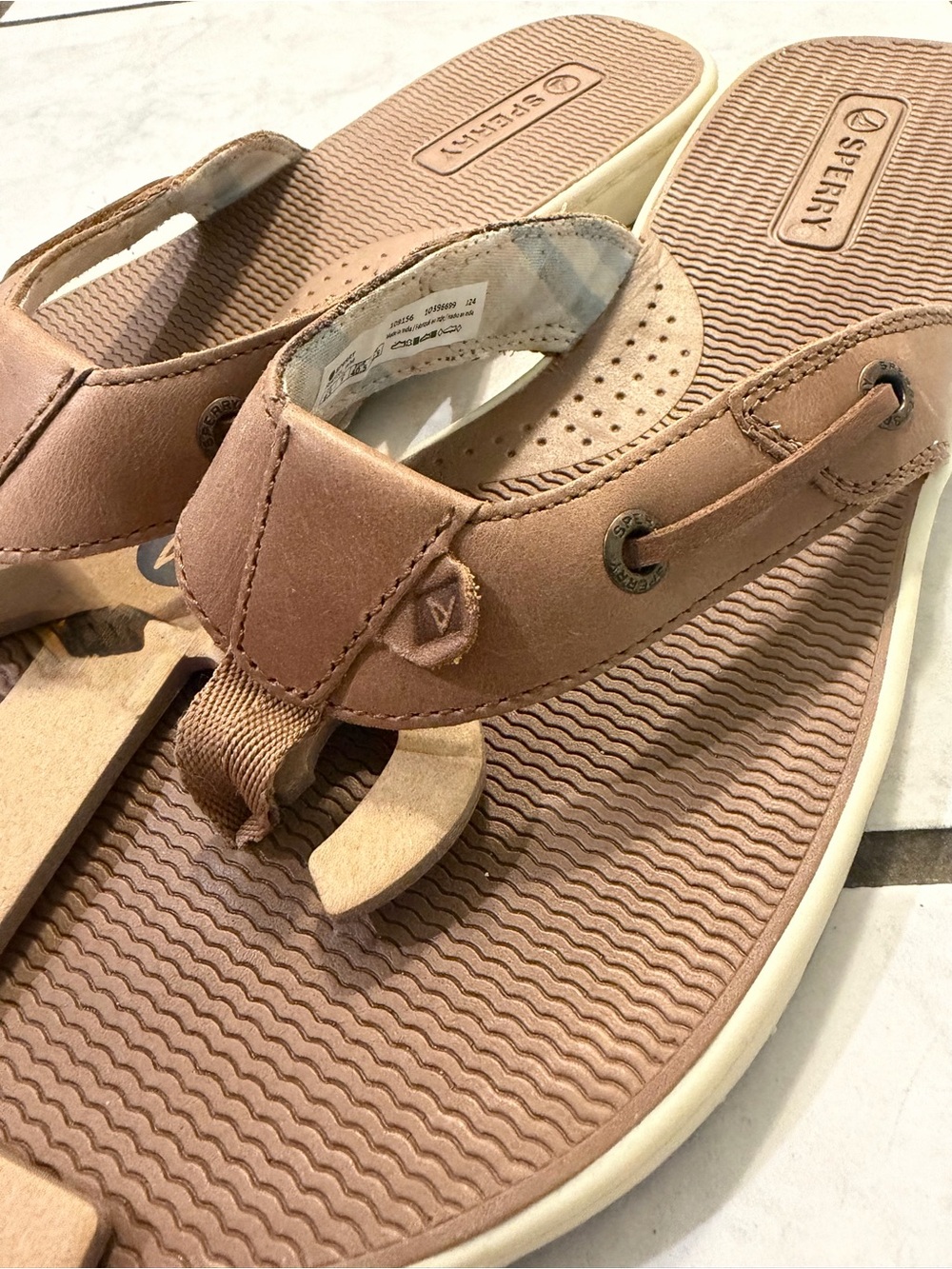 Sperry Women's Tan Leather Thong Sandals